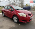 Красный Тойота Аурис, объемом двигателя 1.6 л и пробегом 181 тыс. км за 5950 $, фото 1 на Automoto.ua