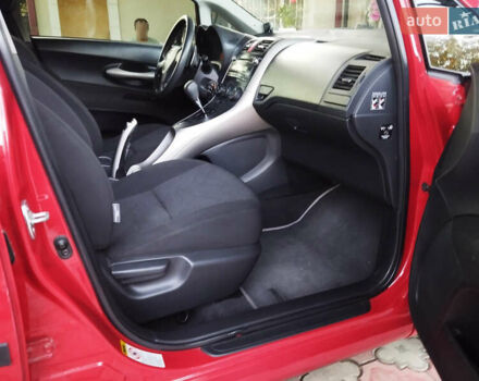 Красный Тойота Аурис, объемом двигателя 1.6 л и пробегом 112 тыс. км за 7200 $, фото 20 на Automoto.ua