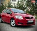 Красный Тойота Аурис, объемом двигателя 1.4 л и пробегом 230 тыс. км за 5999 $, фото 1 на Automoto.ua