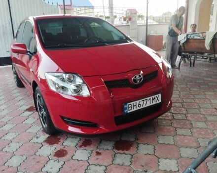 Красный Тойота Аурис, объемом двигателя 1.6 л и пробегом 112 тыс. км за 7200 $, фото 1 на Automoto.ua