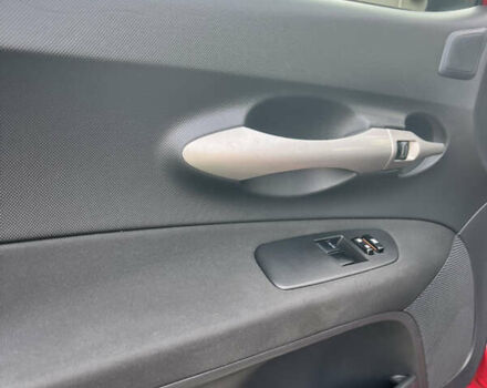 Красный Тойота Аурис, объемом двигателя 1.4 л и пробегом 230 тыс. км за 6300 $, фото 8 на Automoto.ua