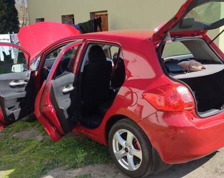 Красный Тойота Аурис, объемом двигателя 1.36 л и пробегом 250 тыс. км за 6000 $, фото 9 на Automoto.ua