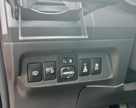 Красный Тойота Аурис, объемом двигателя 1.4 л и пробегом 229 тыс. км за 6300 $, фото 8 на Automoto.ua