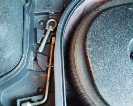 Красный Тойота Аурис, объемом двигателя 1.6 л и пробегом 112 тыс. км за 7200 $, фото 21 на Automoto.ua