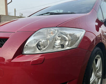 Красный Тойота Аурис, объемом двигателя 1.4 л и пробегом 230 тыс. км за 6300 $, фото 3 на Automoto.ua