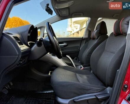 Червоний Тойота Ауріс, об'ємом двигуна 1.4 л та пробігом 220 тис. км за 7000 $, фото 20 на Automoto.ua