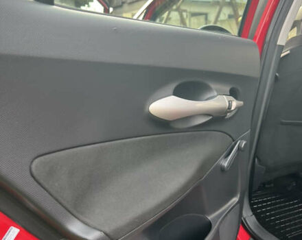 Червоний Тойота Ауріс, об'ємом двигуна 1.36 л та пробігом 229 тис. км за 6300 $, фото 27 на Automoto.ua