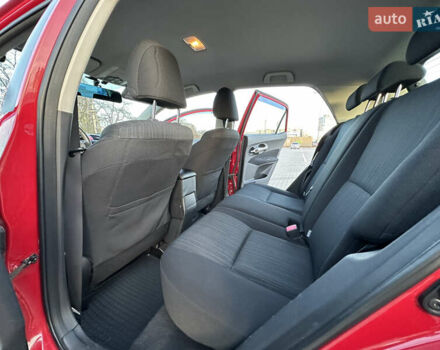 Червоний Тойота Ауріс, об'ємом двигуна 1.6 л та пробігом 85 тис. км за 8700 $, фото 4 на Automoto.ua