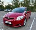 Красный Тойота Аурис, объемом двигателя 1.6 л и пробегом 124 тыс. км за 5600 $, фото 1 на Automoto.ua