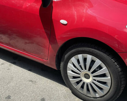 Красный Тойота Аурис, объемом двигателя 1.6 л и пробегом 65 тыс. км за 7200 $, фото 4 на Automoto.ua