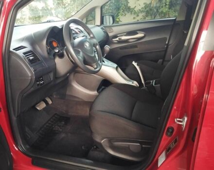 Красный Тойота Аурис, объемом двигателя 1.6 л и пробегом 112 тыс. км за 7200 $, фото 10 на Automoto.ua