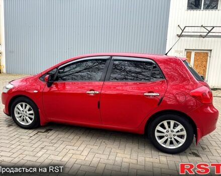 Красный Тойота Аурис, объемом двигателя 1.6 л и пробегом 240 тыс. км за 6500 $, фото 3 на Automoto.ua