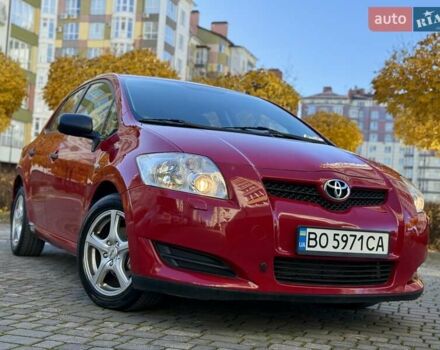 Червоний Тойота Ауріс, об'ємом двигуна 1.4 л та пробігом 220 тис. км за 7000 $, фото 2 на Automoto.ua