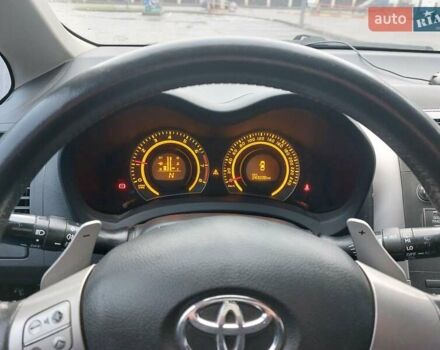 Червоний Тойота Ауріс, об'ємом двигуна 1.6 л та пробігом 243 тис. км за 6900 $, фото 15 на Automoto.ua