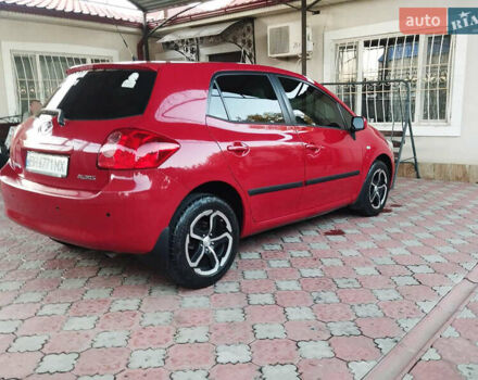 Красный Тойота Аурис, объемом двигателя 1.6 л и пробегом 112 тыс. км за 7200 $, фото 8 на Automoto.ua