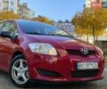 Червоний Тойота Ауріс, об'ємом двигуна 1.4 л та пробігом 220 тис. км за 7000 $, фото 3 на Automoto.ua