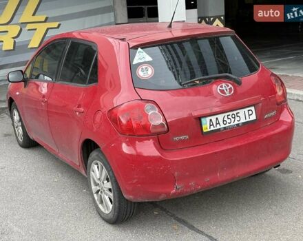 Красный Тойота Аурис, объемом двигателя 1.6 л и пробегом 200 тыс. км за 4500 $, фото 4 на Automoto.ua