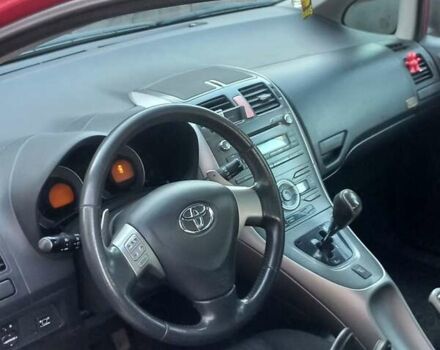 Червоний Тойота Ауріс, об'ємом двигуна 1.6 л та пробігом 178 тис. км за 7800 $, фото 3 на Automoto.ua
