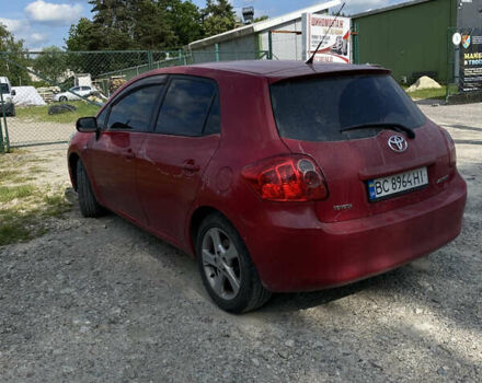 Красный Тойота Аурис, объемом двигателя 1.33 л и пробегом 300 тыс. км за 4750 $, фото 3 на Automoto.ua