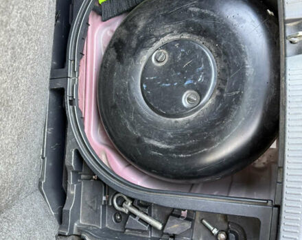 Красный Тойота Аурис, объемом двигателя 1.6 л и пробегом 123 тыс. км за 8500 $, фото 18 на Automoto.ua