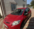 Красный Тойота Аурис, объемом двигателя 1.33 л и пробегом 210 тыс. км за 5300 $, фото 1 на Automoto.ua