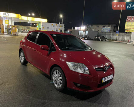 Красный Тойота Аурис, объемом двигателя 1.6 л и пробегом 191 тыс. км за 7000 $, фото 2 на Automoto.ua