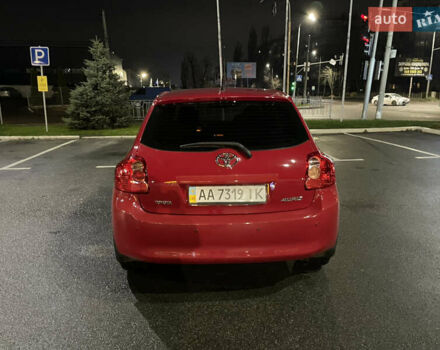 Красный Тойота Аурис, объемом двигателя 1.6 л и пробегом 191 тыс. км за 7000 $, фото 5 на Automoto.ua