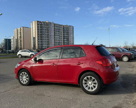 Красный Тойота Аурис, объемом двигателя 1.6 л и пробегом 123 тыс. км за 8500 $, фото 2 на Automoto.ua
