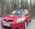 Красный Тойота Аурис, объемом двигателя 1.6 л и пробегом 145 тыс. км за 8000 $, фото 1 на Automoto.ua