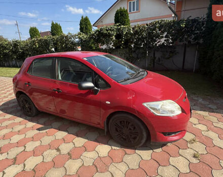 Красный Тойота Аурис, объемом двигателя 1.33 л и пробегом 210 тыс. км за 5300 $, фото 4 на Automoto.ua