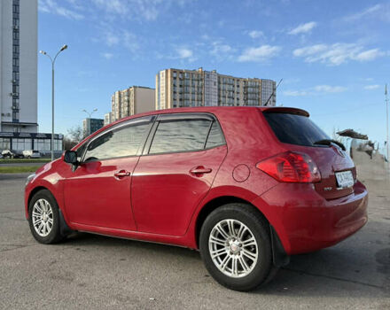 Красный Тойота Аурис, объемом двигателя 1.6 л и пробегом 123 тыс. км за 8500 $, фото 3 на Automoto.ua