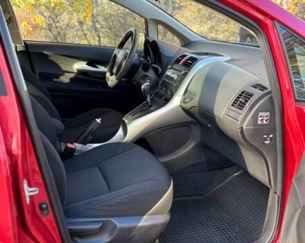 Червоний Тойота Ауріс, об'ємом двигуна 1.6 л та пробігом 122 тис. км за 10200 $, фото 4 на Automoto.ua