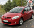 Тойота Аурис 2010 в Белой Церкве на Automoto.ua Красный Тойота Аурис, объемом двигателя 1.6 л и пробегом 169 тыс. км за 10000 $, фото 1 на Automoto.ua