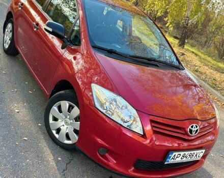 Червоний Тойота Ауріс, об'ємом двигуна 1.6 л та пробігом 122 тис. км за 10200 $, фото 12 на Automoto.ua