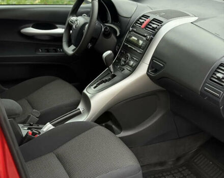 Тойота Аурис 2010 в Белой Церкве на Automoto.ua Красный Тойота Аурис, объемом двигателя 1.6 л и пробегом 169 тыс. км за 10000 $, фото 13 на Automoto.ua