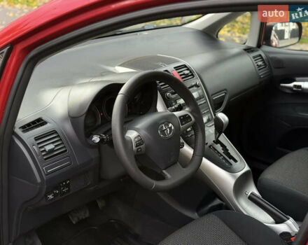 Тойота Аурис 2010 в Белой Церкве на Automoto.ua Красный Тойота Аурис, объемом двигателя 1.6 л и пробегом 169 тыс. км за 10000 $, фото 11 на Automoto.ua