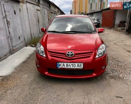 Красный Тойота Аурис, объемом двигателя 1.6 л и пробегом 114 тыс. км за 9999 $, фото 7 на Automoto.ua