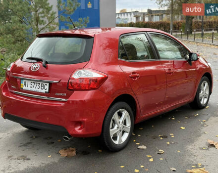 Тойота Аурис 2010 в Белой Церкве на Automoto.ua Красный Тойота Аурис, объемом двигателя 1.6 л и пробегом 169 тыс. км за 10000 $, фото 6 на Automoto.ua