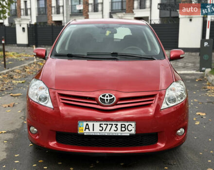 Тойота Аурис 2010 в Белой Церкве на Automoto.ua Красный Тойота Аурис, объемом двигателя 1.6 л и пробегом 169 тыс. км за 10000 $, фото 3 на Automoto.ua