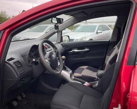 Красный Тойота Аурис, объемом двигателя 1.6 л и пробегом 299 тыс. км за 7990 $, фото 9 на Automoto.ua