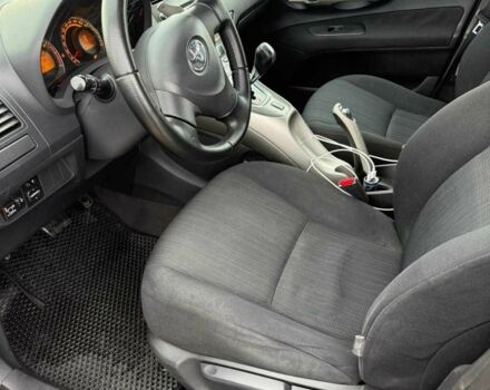 Червоний Тойота Ауріс, об'ємом двигуна 1.6 л та пробігом 238 тис. км за 5500 $, фото 4 на Automoto.ua