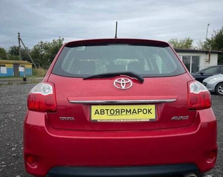 Красный Тойота Аурис, объемом двигателя 1.6 л и пробегом 299 тыс. км за 7990 $, фото 7 на Automoto.ua