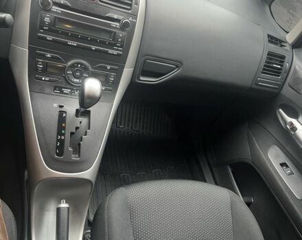 Красный Тойота Аурис, объемом двигателя 1.6 л и пробегом 104 тыс. км за 10500 $, фото 7 на Automoto.ua