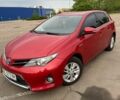 Красный Тойота Аурис, объемом двигателя 1.8 л и пробегом 228 тыс. км за 13000 $, фото 1 на Automoto.ua