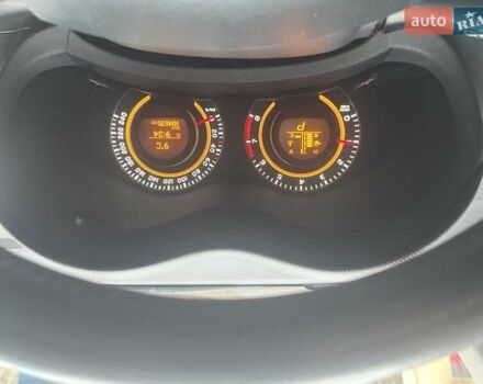 Красный Тойота Аурис, объемом двигателя 1.6 л и пробегом 104 тыс. км за 10500 $, фото 7 на Automoto.ua