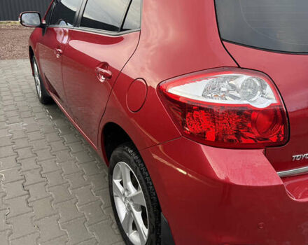 Тойота Аурис 2012 в Киеве на Automoto.ua Красный Тойота Аурис, объемом двигателя 1.6 л и пробегом 87 тыс. км за 11700 $, фото 4 на Automoto.ua