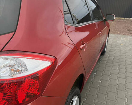 Тойота Аурис 2012 в Киеве на Automoto.ua Красный Тойота Аурис, объемом двигателя 1.6 л и пробегом 87 тыс. км за 11700 $, фото 3 на Automoto.ua