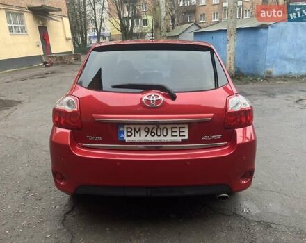 Красный Тойота Аурис, объемом двигателя 1.6 л и пробегом 104 тыс. км за 10500 $, фото 5 на Automoto.ua