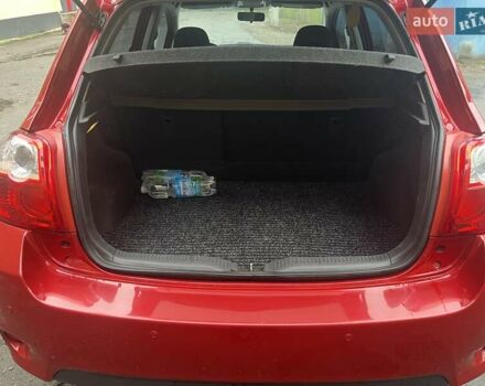 Красный Тойота Аурис, объемом двигателя 1.6 л и пробегом 104 тыс. км за 10500 $, фото 21 на Automoto.ua