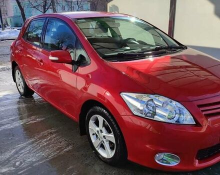 Красный Тойота Аурис, объемом двигателя 1.6 л и пробегом 118 тыс. км за 9299 $, фото 5 на Automoto.ua